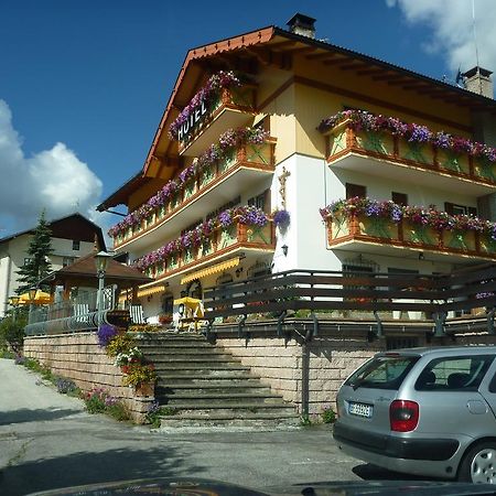 Hotel Millefiori Vigo di Fassa Luaran gambar