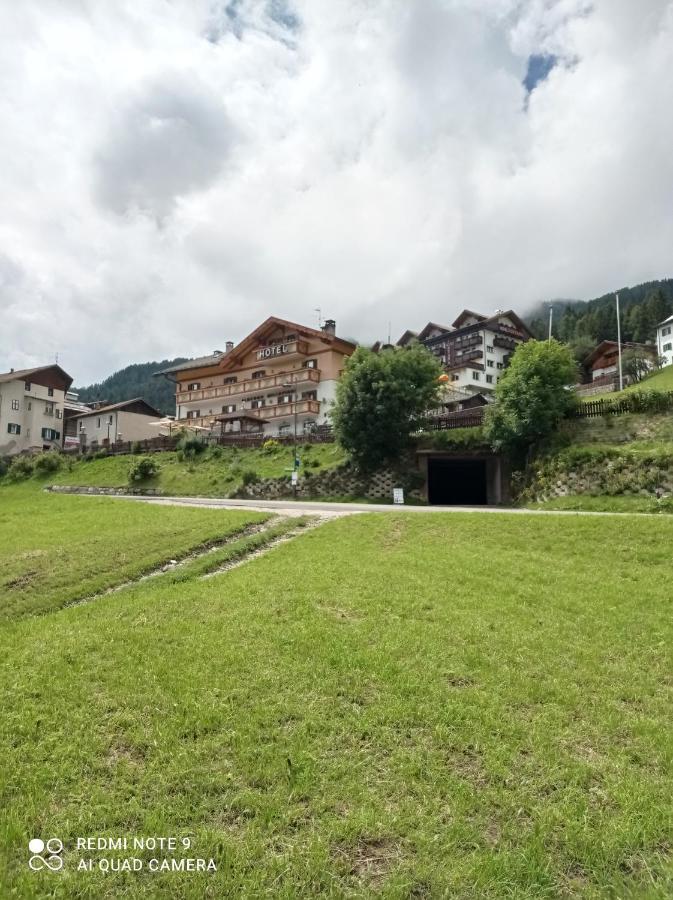 Hotel Millefiori Vigo di Fassa Luaran gambar