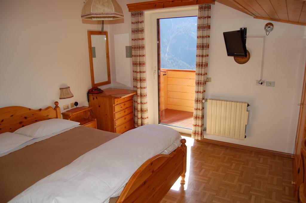 Hotel Millefiori Vigo di Fassa Bilik gambar