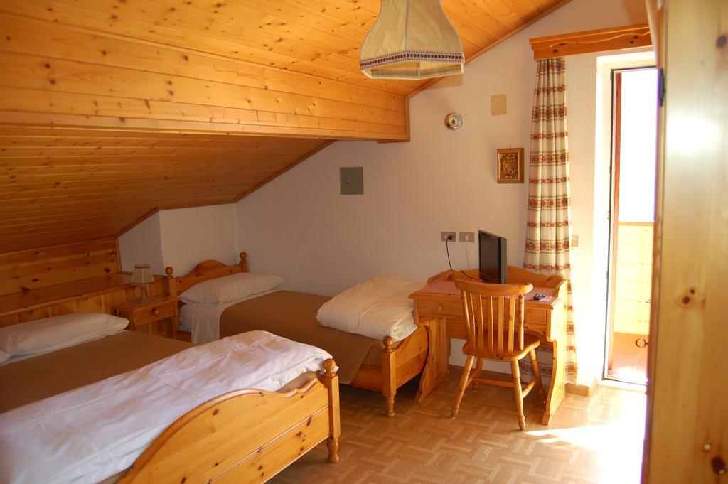 Hotel Millefiori Vigo di Fassa Bilik gambar