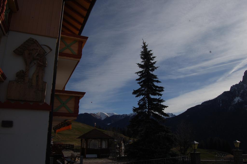 Hotel Millefiori Vigo di Fassa Bilik gambar