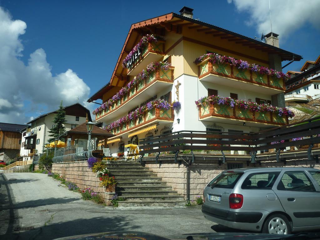 Hotel Millefiori Vigo di Fassa Luaran gambar